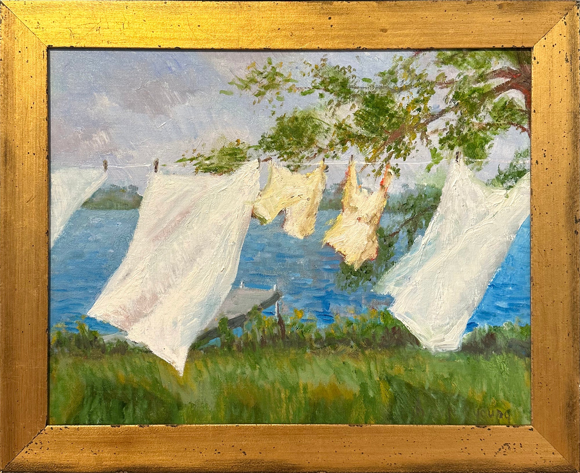 Laundry Hanging on Clothesline (G258)